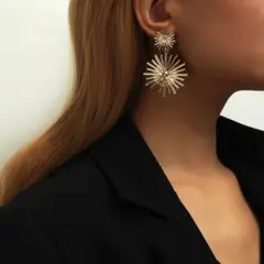 新品☆安心のメルカリ便☆ ゴールド ラグジュアリー ピアス ☆z