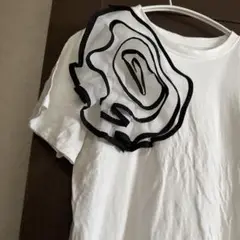 花モチーフ 半袖Tシャツ ホワイト　キラキラティシャツパール