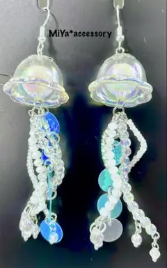 Item thumbnail for item fe02d1f2-5753-43c1-ae5c-c5a40dc29abc