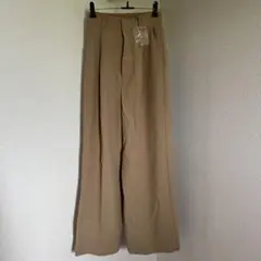 ベージュ　パンツ