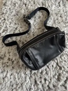 COACH ブラックレザー ボディバッグ