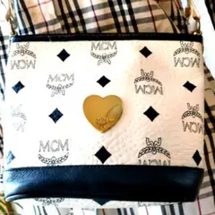 Item thumbnail for item 136e442b-4776-4f99-bba0-02cf71ad0b25