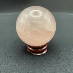 【ローズクォーツ】丸玉 約47.6mm 150g 木製台座付き 天然石 スフィア