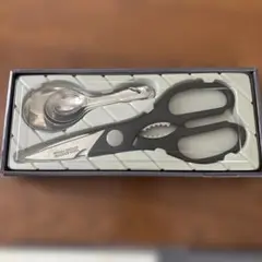 Item thumbnail for item 40581916-6fe6-43ba-95b1-3ab4262c873d