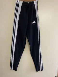 adidas トラックパンツ