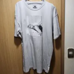 XLARGE × Estevan Oriol グラフィックプリント Tシャツ