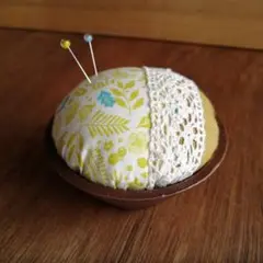 ピンクッション　黄色小花×アカシアの器　ハンドメイド