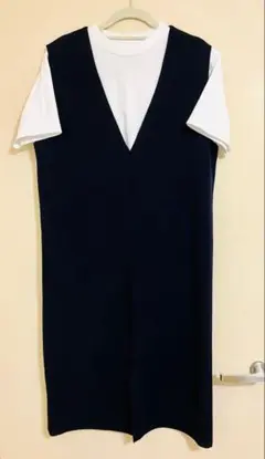 美品✨　Ｖネックジャージワンピース　ネイビー