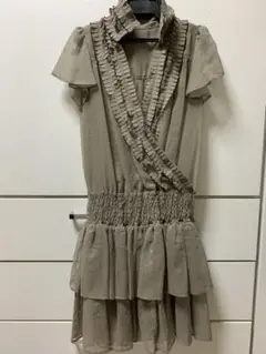 Adonisis ワンピース カーキ色