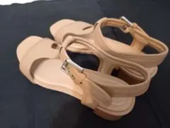 ROCKPORTベージュ ストラップサンダル 低ヒール