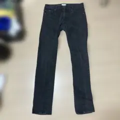 ダークグレー スキニーデニムパンツ