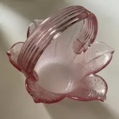 ガラスの小物入れ