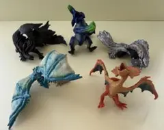 セブンイレブン限定　モンスターハンター フィギュアキーチェーン　５個セット