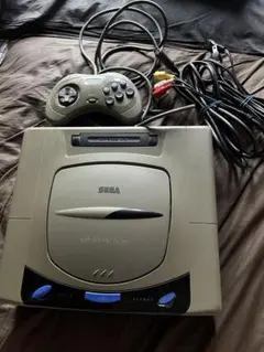 ジャンク　SEGA セガサターン 本体 コントローラー付き①