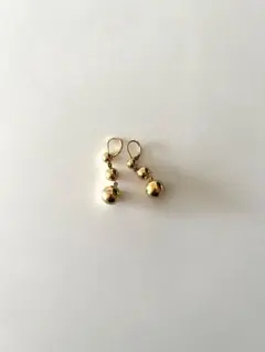 CELENE 3連ボールピアス