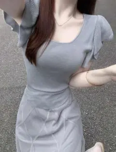 フリル袖 グレー 半袖トップス