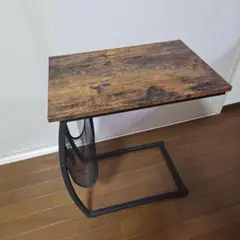 サイドテーブル