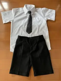 フォーマルスーツセット（白シャツ・黒ショートパンツ）140センチ