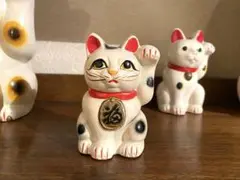 招き猫　陶器　貯金箱