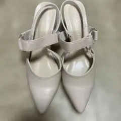 ベージュ ポインテッドトゥ サンダル Sサイズ