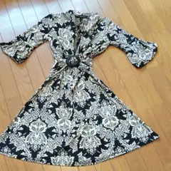 ダマスク柄ワンピース