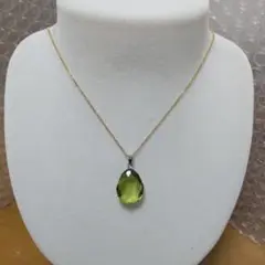 グリーンアンバーネックレス
