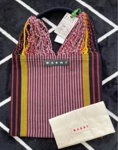 年末セール新品MARNIマルニフラワーカフェ ハンモックバッグ ダークチェリー