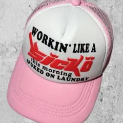 WORKIN’ LIKE A SICKÖ メッシュキャップ ピンク ホワイト