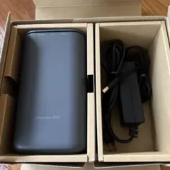 docomo 5Gルーター 本体と付属品
