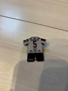 ヴィッセル神戸　ユニフォーム型ピンバッジ　齊藤 未月