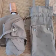 未使用品　オリーブベージュドットデザイン 折りたたみ日傘、晴雨兼用