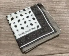 MARIO VALENTINO ペイズリー柄ハンカチ