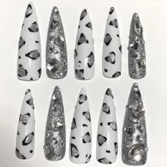 ネイルチップ　量産型地雷ギャルY2Kヒョウ柄ハートネイル