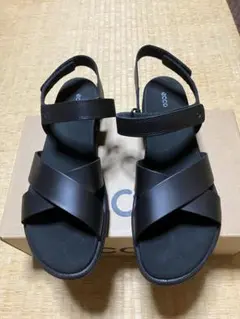 新品ECCO ダマラ 本革 レディース フラット ストラップ サンダルブラッ41