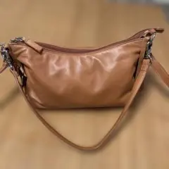 ラムスキン　ショルダーバッグ