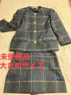 未使用品 大きめ15号 GIVENCHY セットアップ 金ボタン ノーカラー