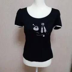 黒 半袖 Tシャツ プリント付き "To be chic