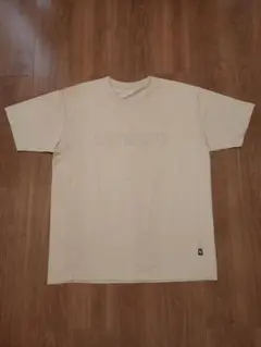 umbro アンブロ　ロゴ入り　ベージュ Tシャツ　半袖　 XL 　ランニング