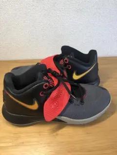 【美品】NIKE KYRIE FLYTRAP 3 EP CD0191-011