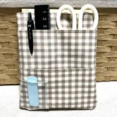 ハンドメイドナースポケット　チェック柄　ラミネート　ポケットいっぱい A6サイズ