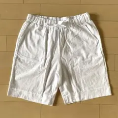 リネン白のショートパンツ ゴムと紐付き