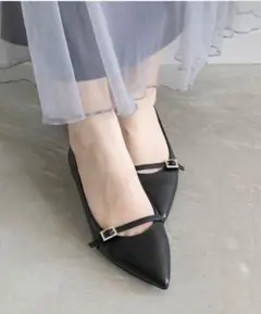 ビジューバックル ポインテッドトゥパンプス
