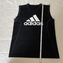 adidas タンクトップ　Vネック 黒　Lサイズ