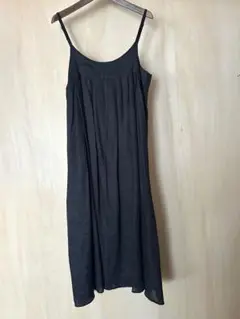 Samansa Mos2黒いリネンのキャミワンピース