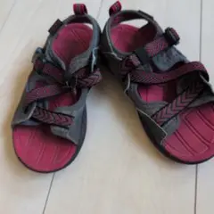KEEN ストラップサンダル グレー/赤　19.5cm