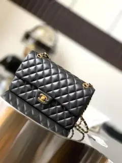 CHANEL ブラック ショルダーバッグ