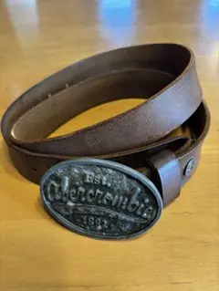 Abercrombie エンボス加工レザーベルト