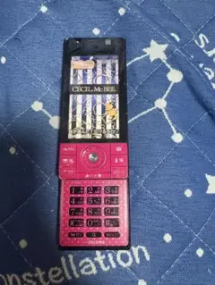docomo セシルマクビー 携帯
