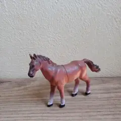 馬のフィギュア 茶色