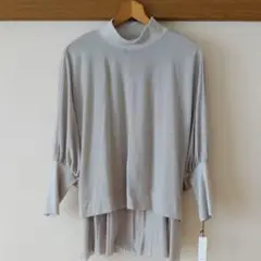 アビィ 新品タグ付きトップス
